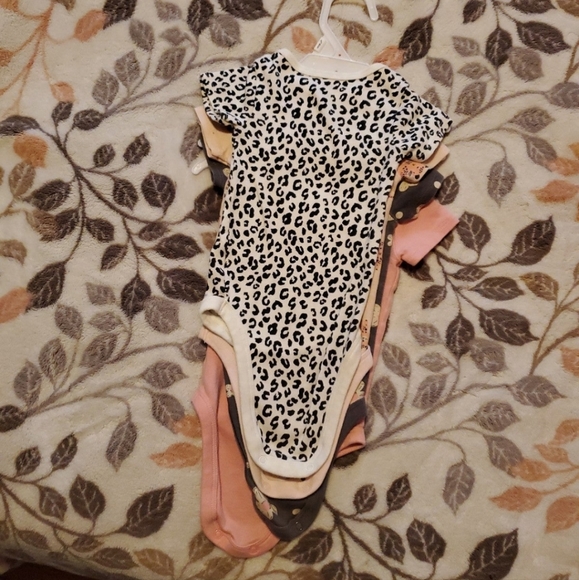 0-3 M Baby Girl Onesies - Picture 9 of 9